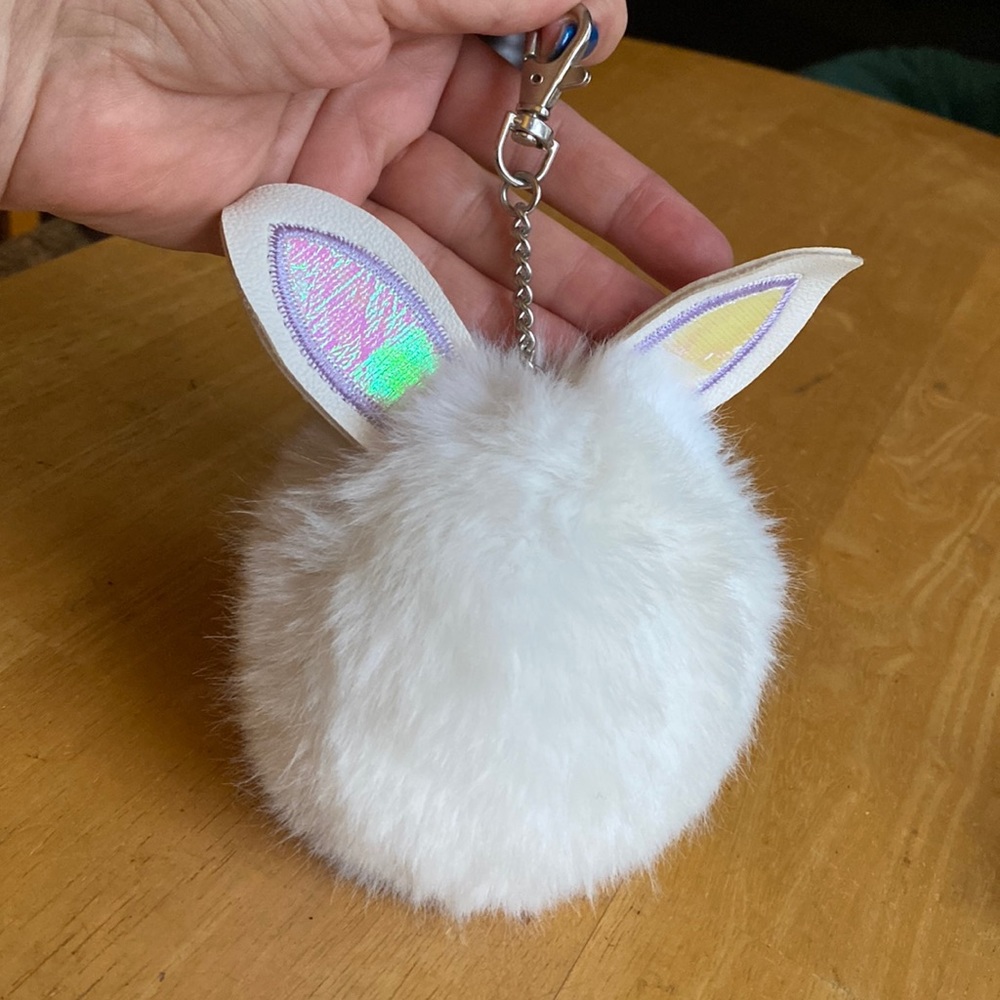 2018 MGS Group Rabbit clip for bag like new